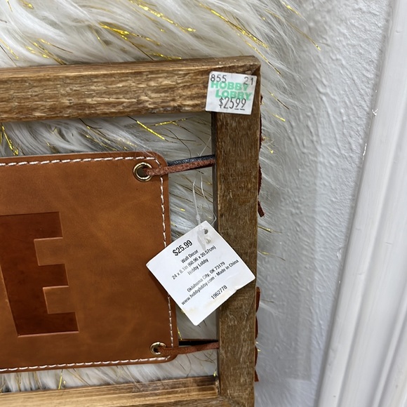 Welcome sign - Picture 2 of 3